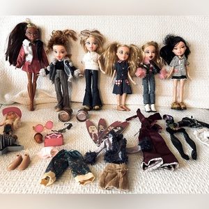 BRATZ DOLL MINI LOT